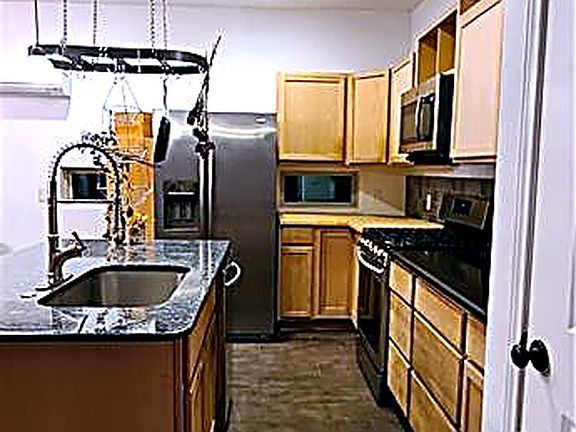 4th image of 2003 E 9th St