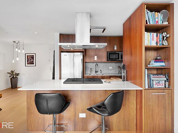 3rd image of 500 W 30th St APT 17B