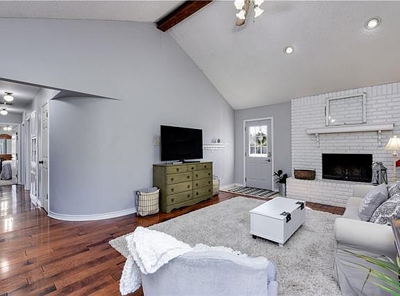 4th image of 50109 Flintrock Dr