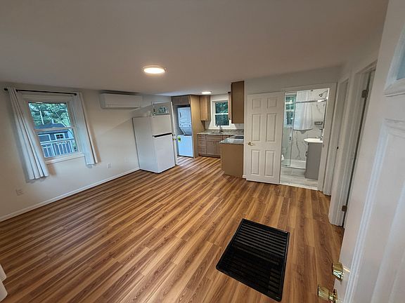5th image of 37 Gardner Rd