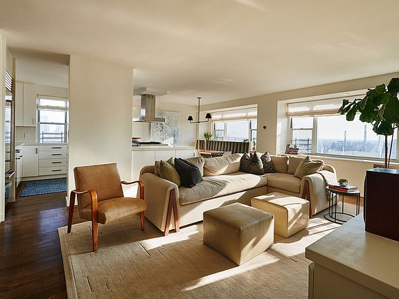 3rd image of 340 E 64th St APT 26D