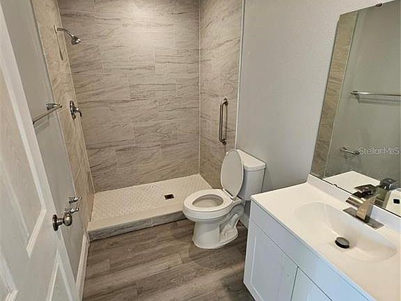 5th image of 1005 N Tangerine St