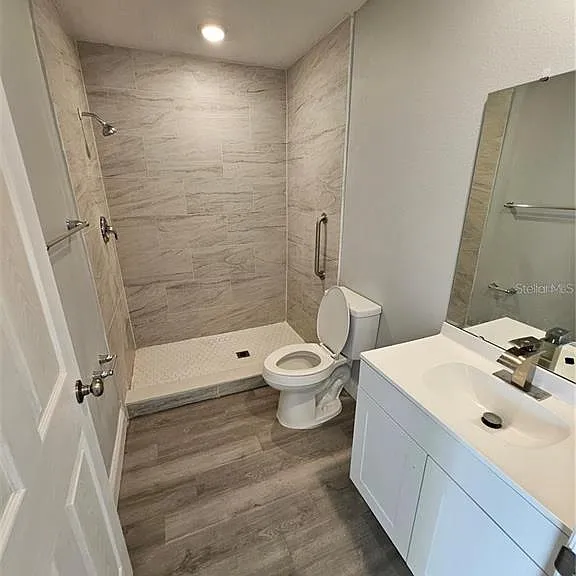 1005 N Tangerine St — Photo 5