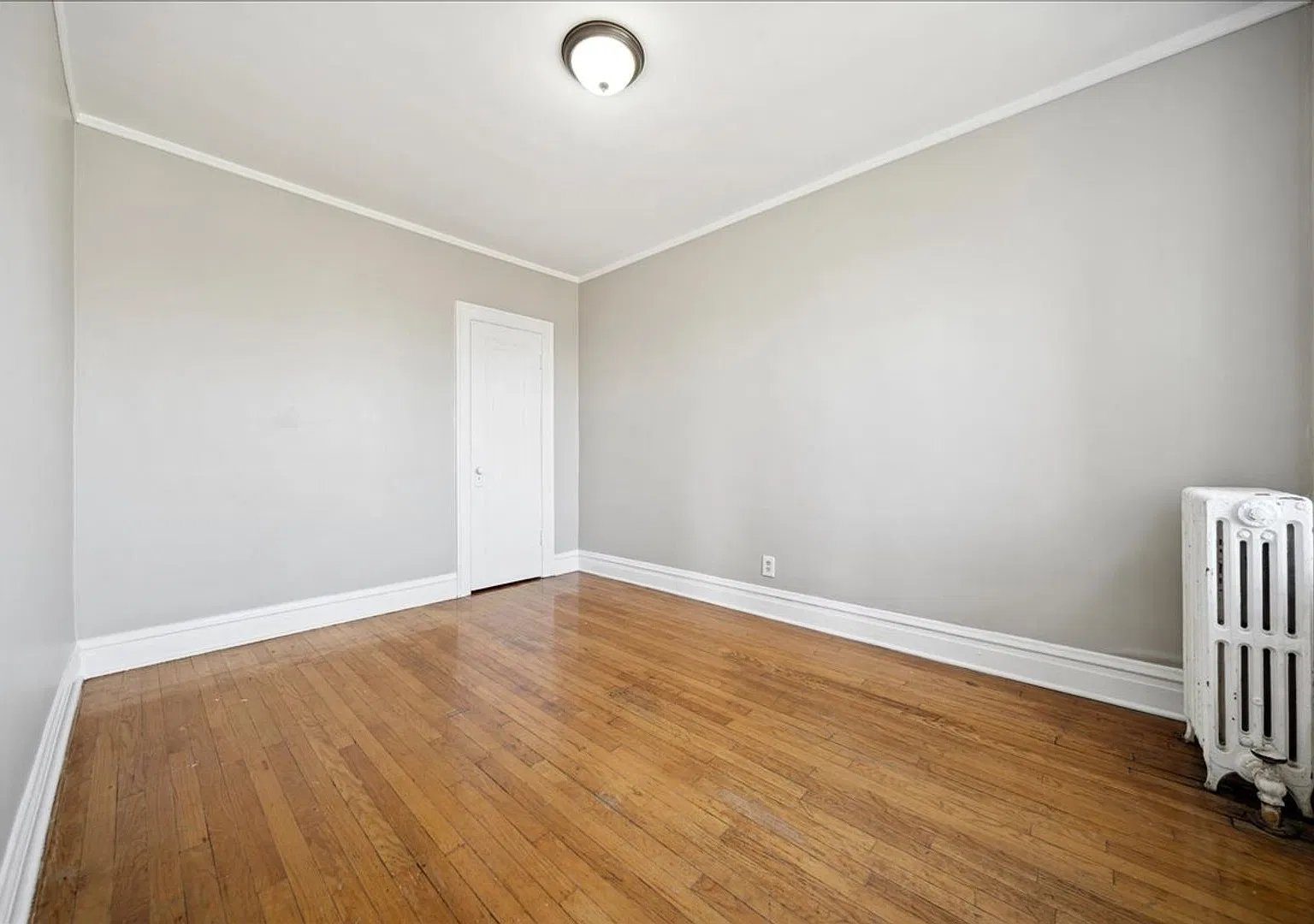 2 Bedroom apartment — Photo 2