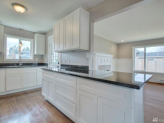 4th image of 307 River Ave SE