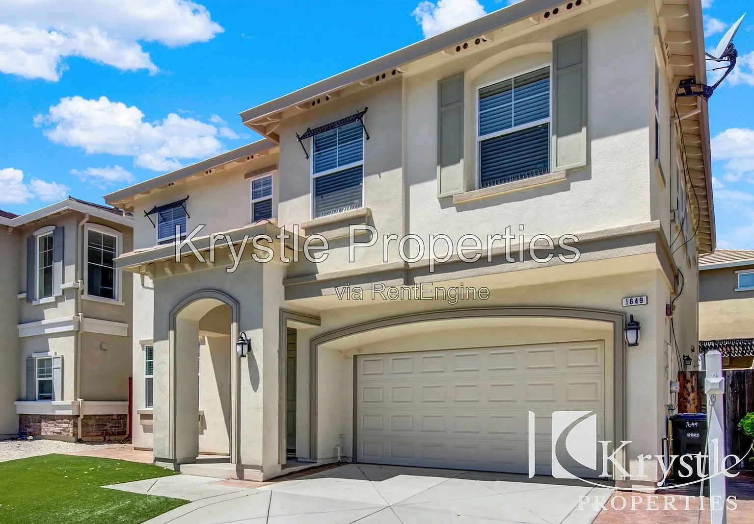 5 bed, 3.0 bath, 2375 sqft, $4,000 — Photo 2