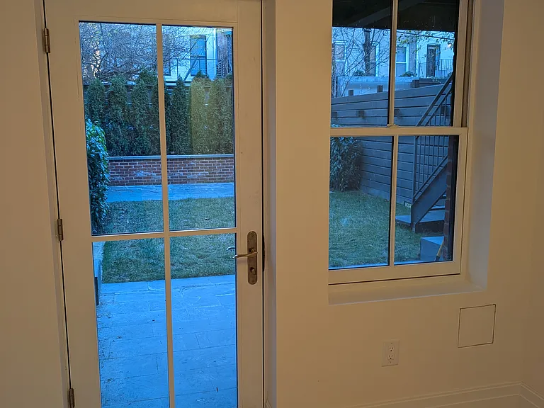 281 Jefferson Ave #1 — Photo 8