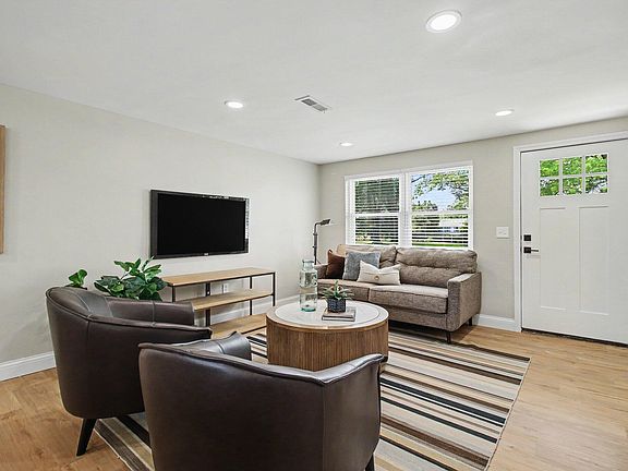 3rd image of 6546 Rogers Ln
