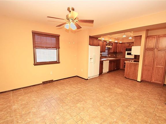 4th image of 2023 Monroe Ave #2023C