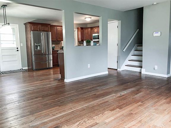 2nd image of 10605 Saint Catherines Ln