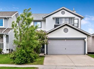 24 W Cimarron Meadows Rd, Okotoks, AB T1S1T1