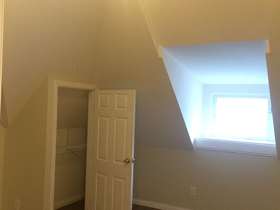 3rd image of 634 N Limestone #2
