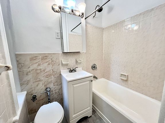 5th image of 857 9th Ave APT 4C