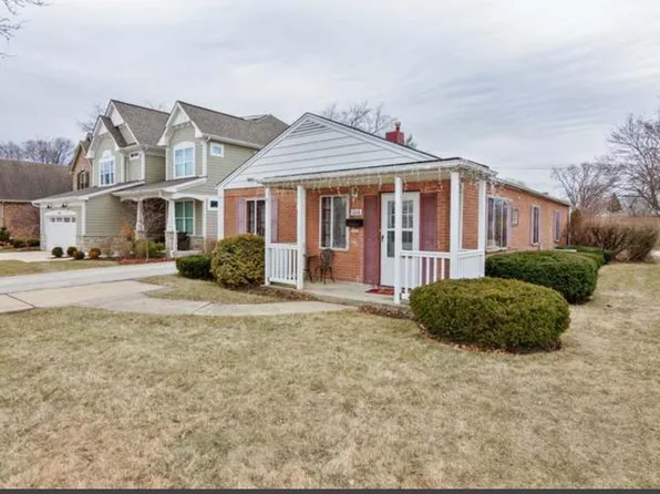 1018 N Beverly Ln, Arlington Heights, IL 60004