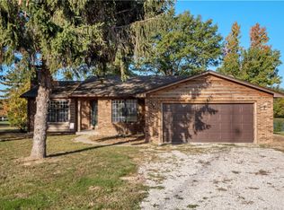 2 Executive Estates Dr, Millstadt, IL 62260