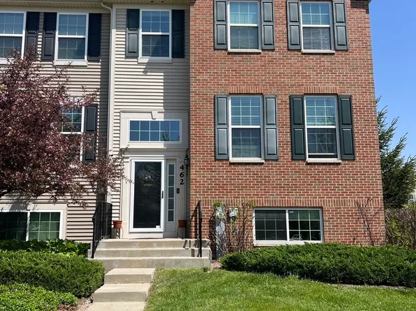 462 Town Center Blvd, Gilberts, IL 60136