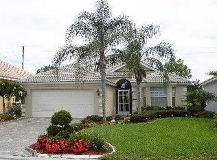 9821 Las Casas Dr, Fort Myers, FL 33919