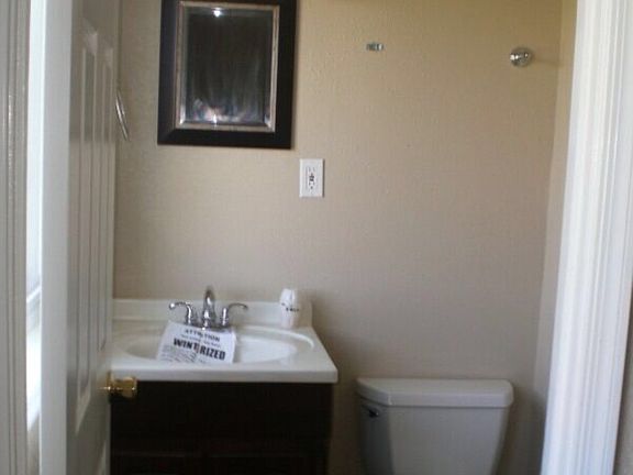 4th image of 2815 Sorrell Dr