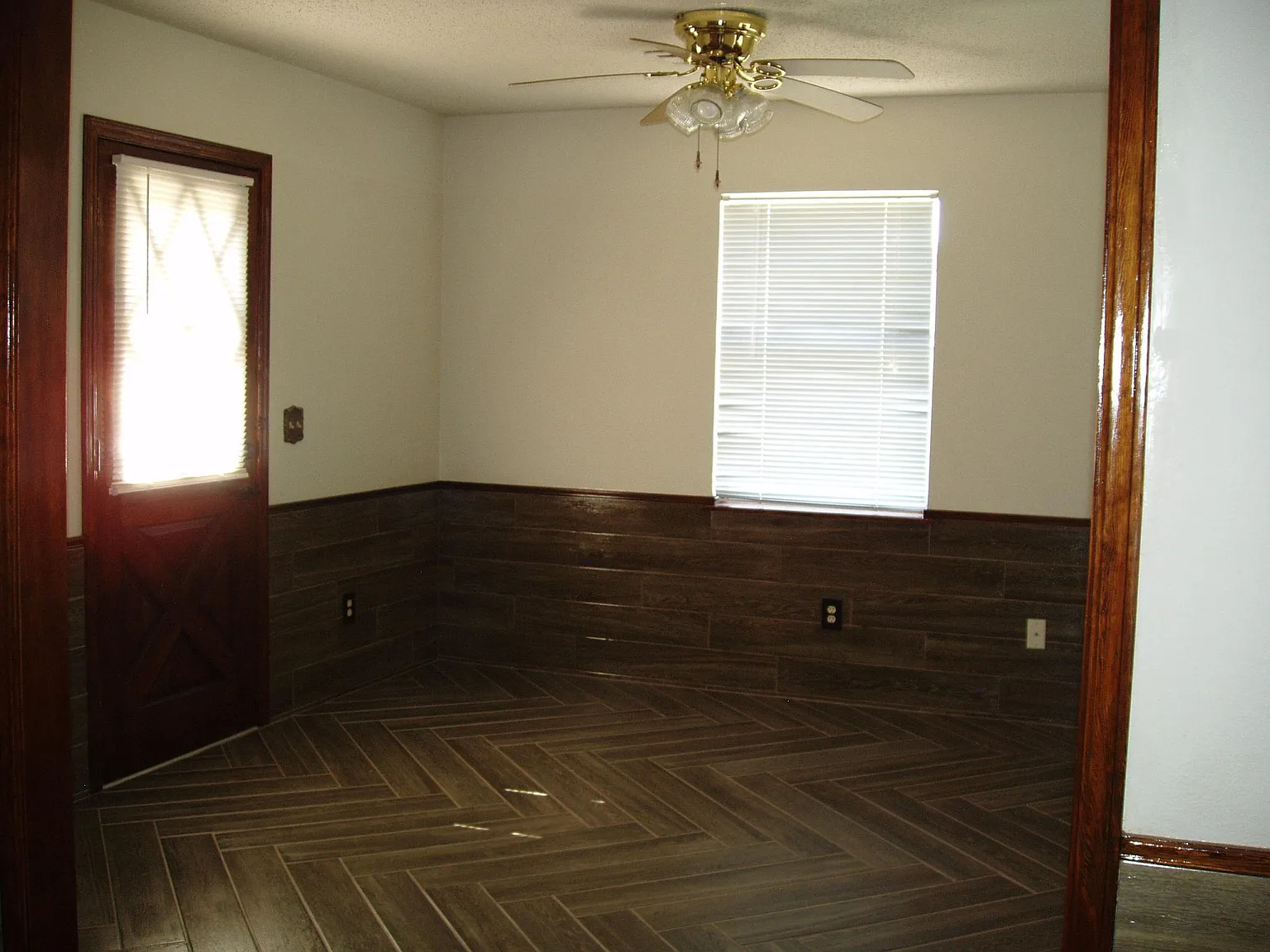 3 bed, 1.5 bath, 1300 sqft, $1,500 — Photo 4