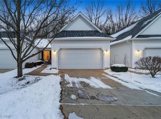 6873 Savannah Dr, North Ridgeville, OH 44039