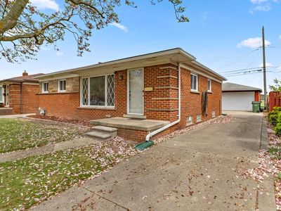 14610 N Yost Ave, Allen Park, MI, 48101