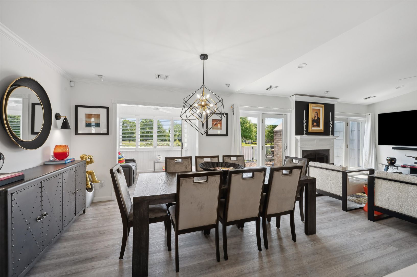 Dining to Living