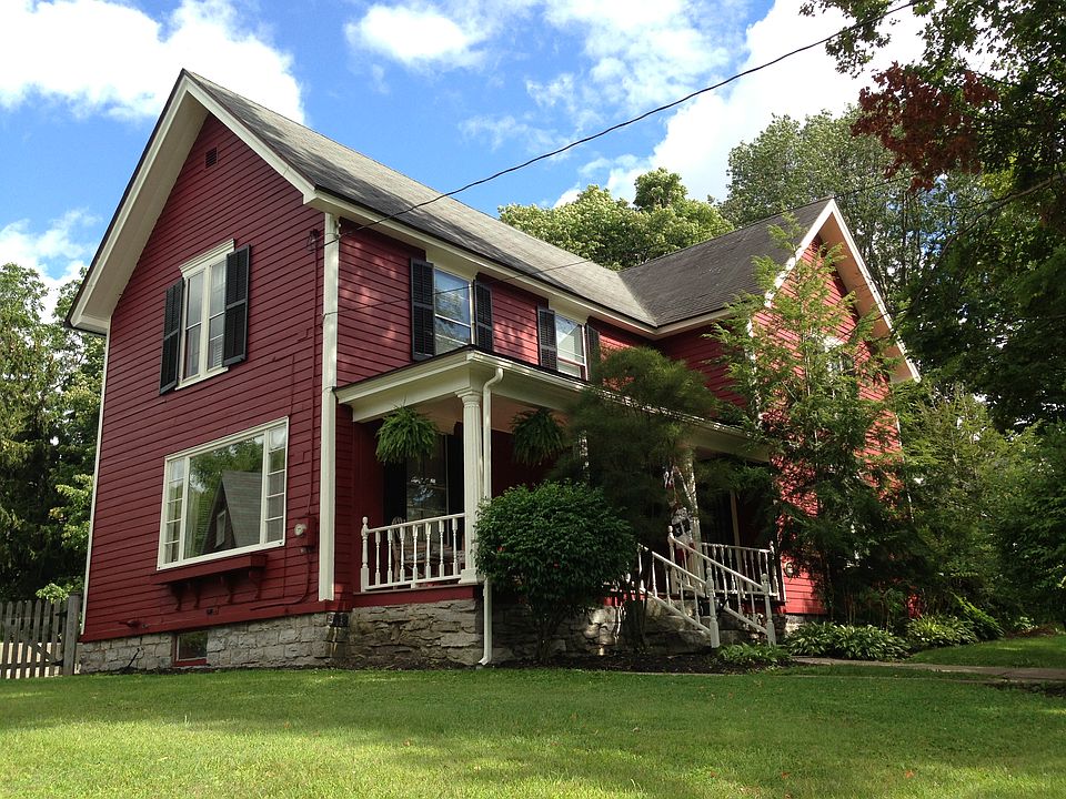 1st image of 208 Center St