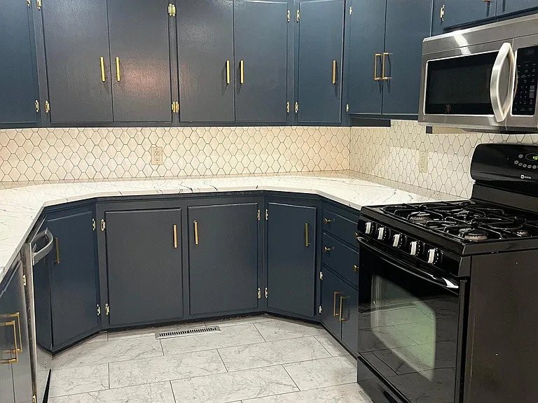 2526 W Broadway Ave — Photo 5