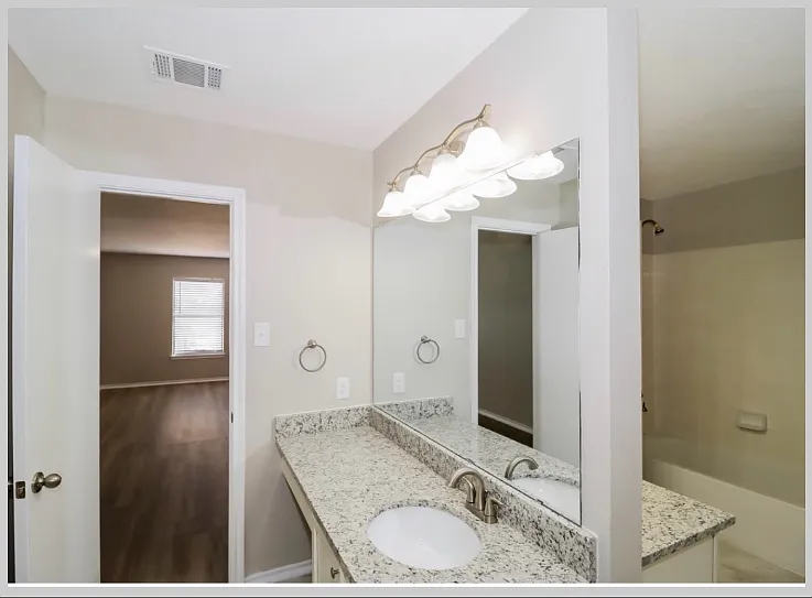 1406 Comfort St — Photo 6