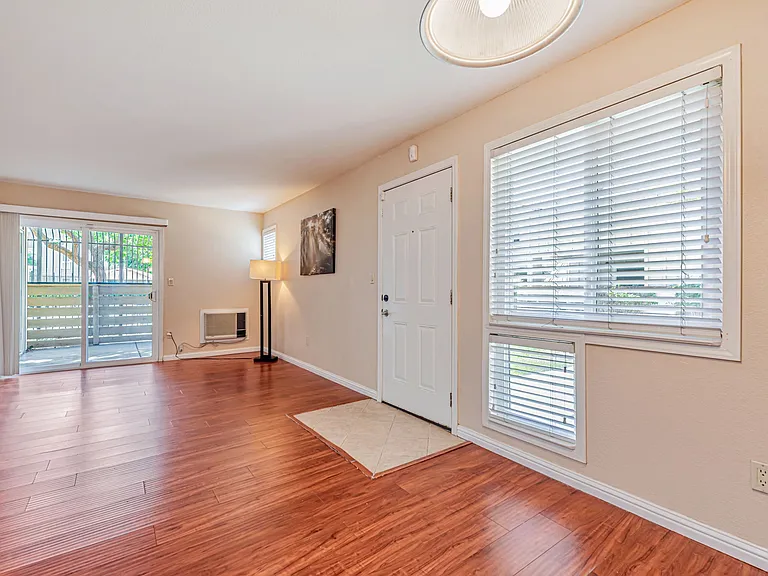 130 Monte Verano Ct — Photo 3