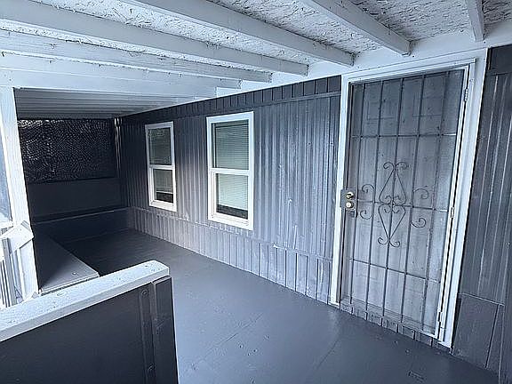 4th image of 97 Silver Reef Dr