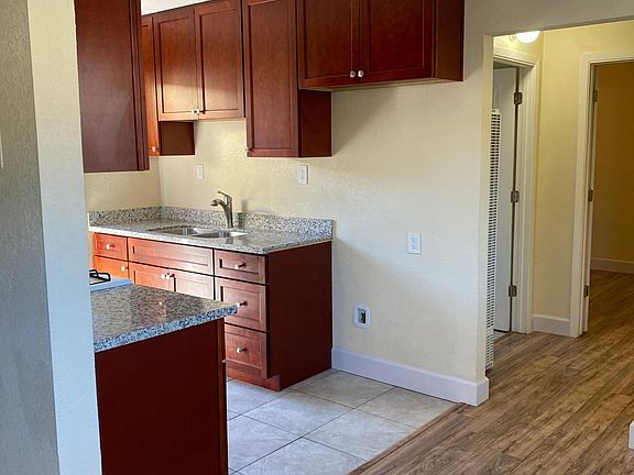 4th image of 317 S 20th St