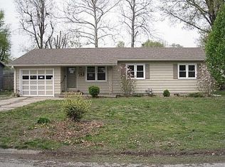850 Hurt St, Slater, MO 65349