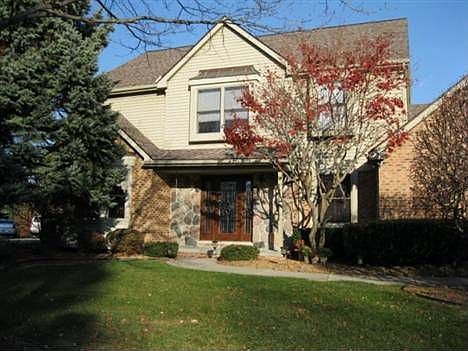 1st image of 23450 Hillview Ct