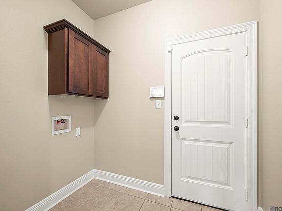 4th image of 8862 Reserve Oak Ave