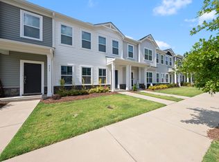 957 Robbie Jackson Ln, Fuquay Varina, NC 27526