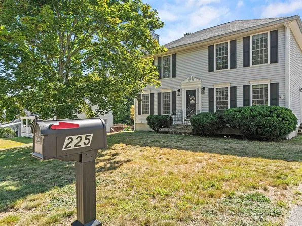 225 Aladdin Street, Manchester, NH 03104