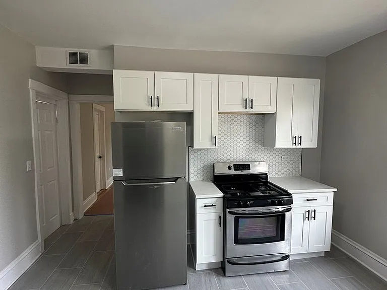 5200 S Carpenter St — Photo 3