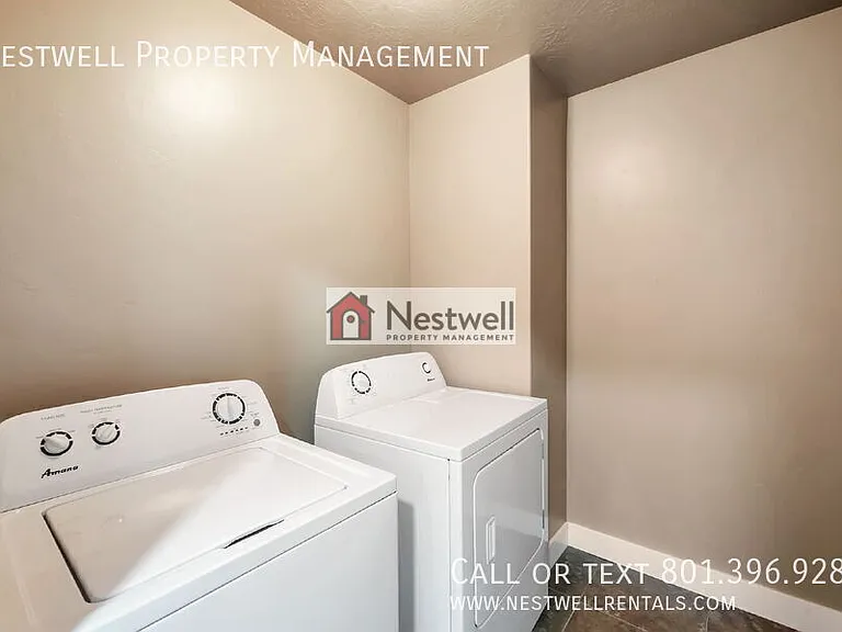 35 E Water Ln — Photo 24
