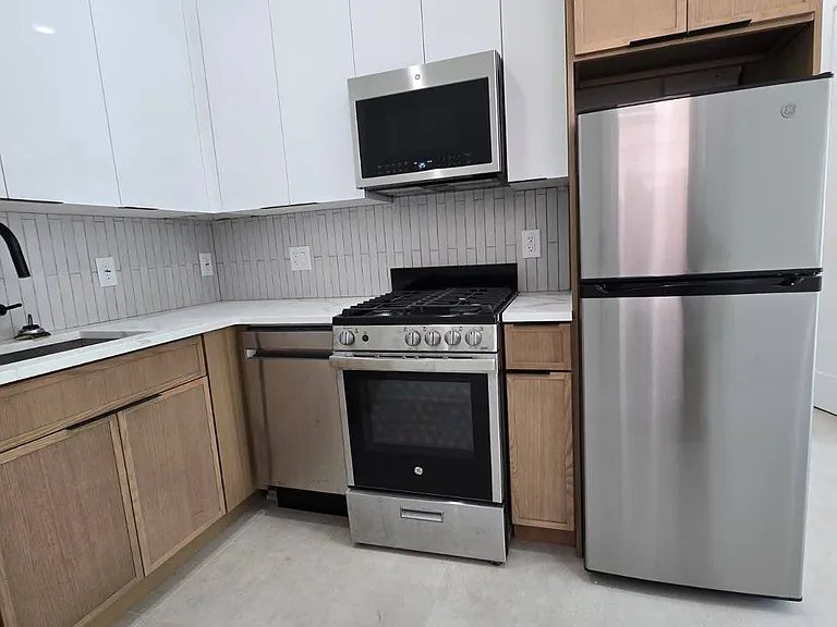 40 Lembeck Ave #101 — Photo 4