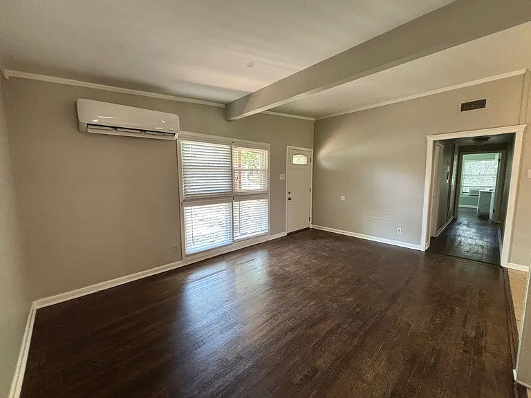 318 Sprucewood Ln — Photo 13
