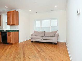 2122 W Arthur Ave APT 2, Chicago, IL 60645