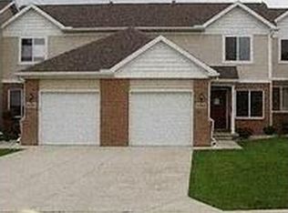 11353 Woodruff Lake Dr, Brighton, MI