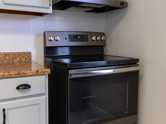 3rd image of 126-128 S Spring Ave #126