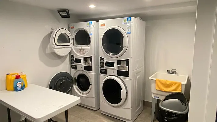 Rented by Nooklyn NYC LLC | media 54