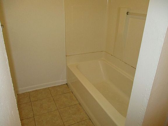 4th image of 604 Gay St
