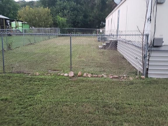 4th image of 1671 Valley Dr