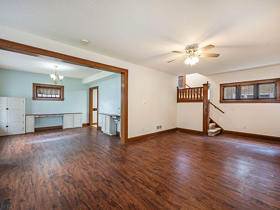 4th image of 214 Marshall St