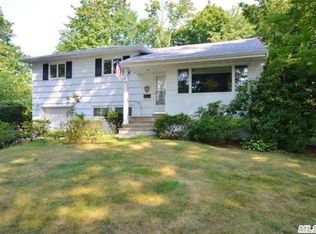 19 Gristmill Ln, Halesite, NY 11743