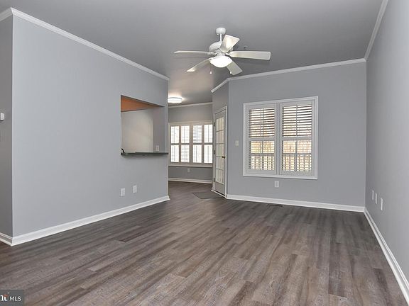 3rd image of 100 Cascade Ln Unit 101